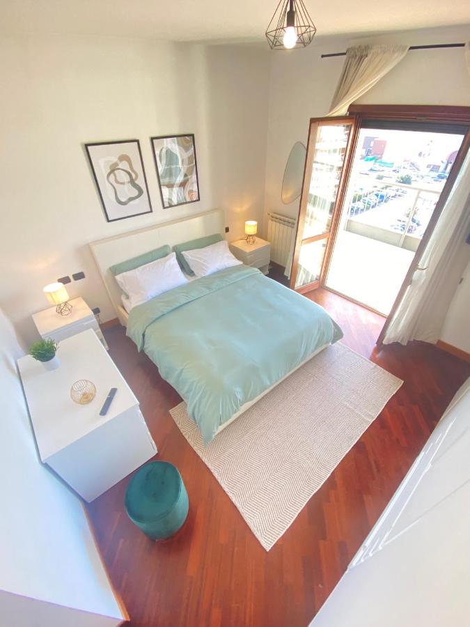 Golden Hour Apartment - Panoramic Terrace פיומיצ'ינו מראה חיצוני תמונה