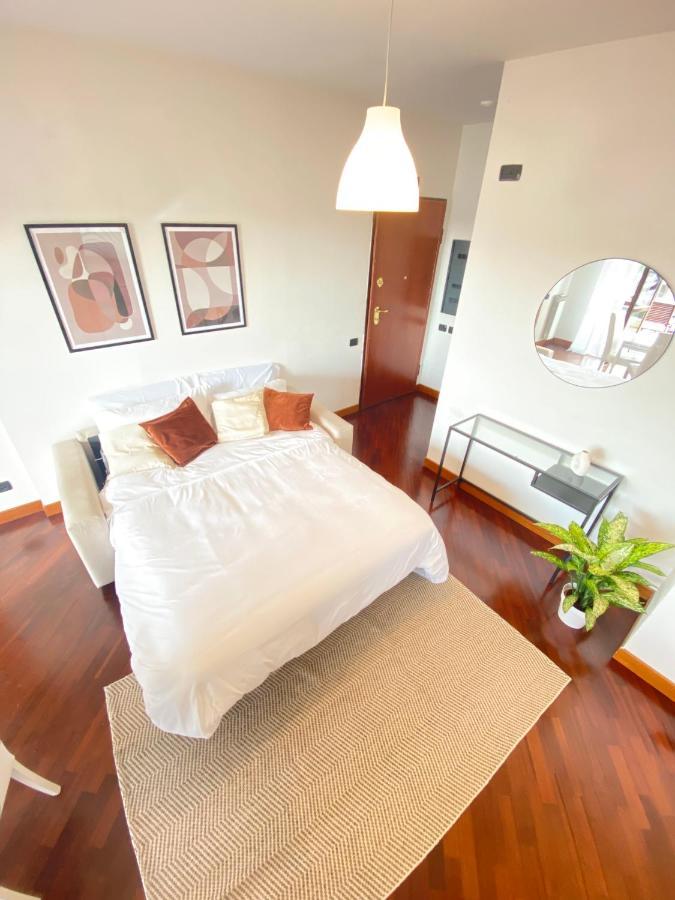 Golden Hour Apartment - Panoramic Terrace פיומיצ'ינו מראה חיצוני תמונה